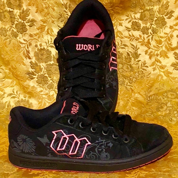 world industries skate shoes